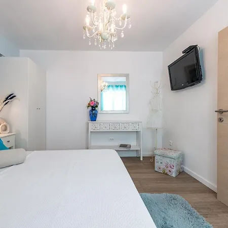 Boro 3 Apartment